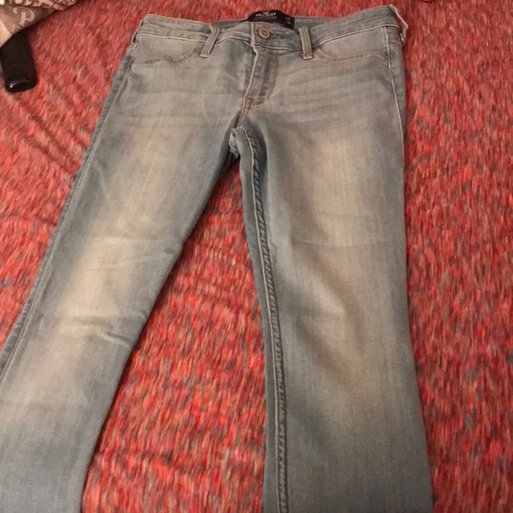 Hollister Jeans are low rise